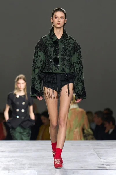 Look 24